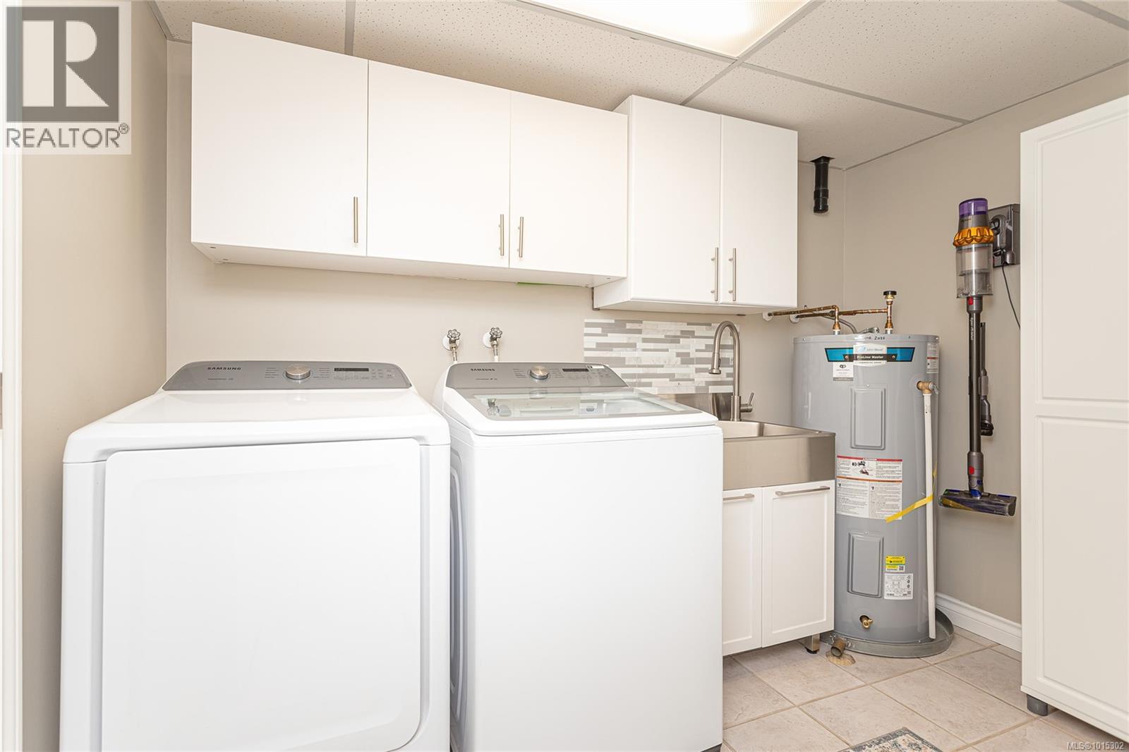 1221 Midiron Close, Qualicum Beach