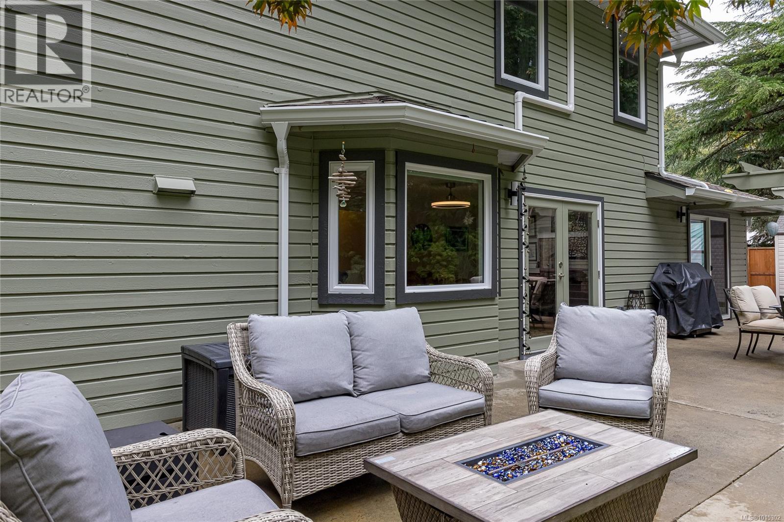 1221 Midiron Close, Qualicum Beach