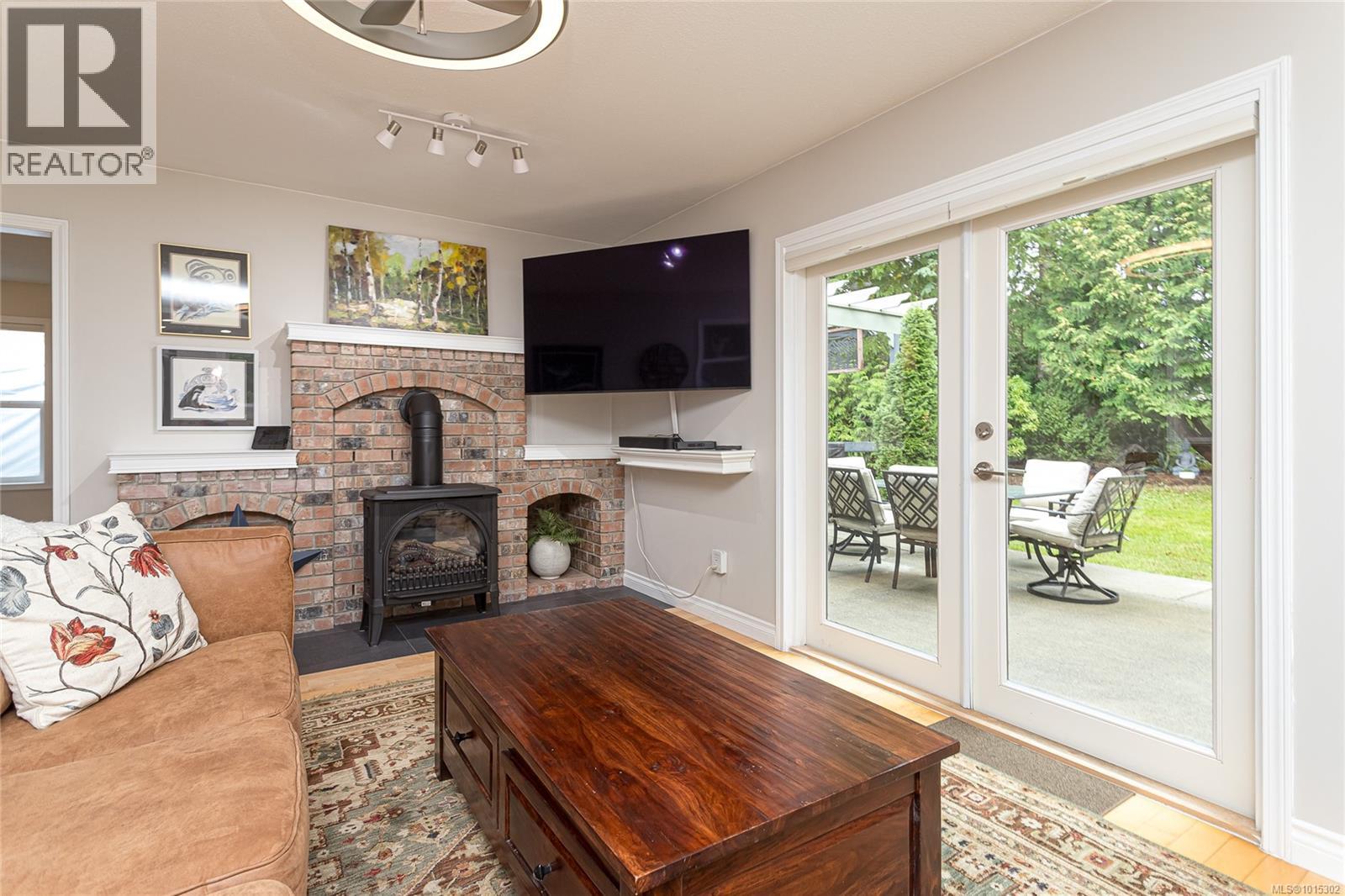 1221 Midiron Close, Qualicum Beach