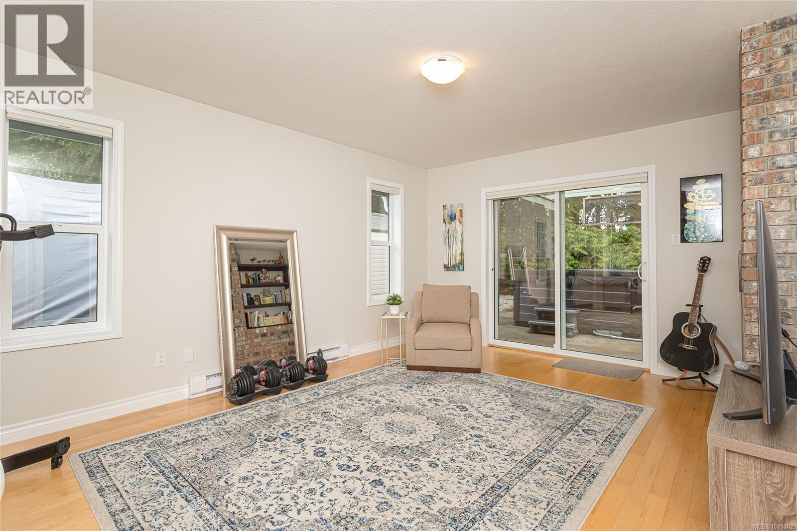 1221 Midiron Close, Qualicum Beach