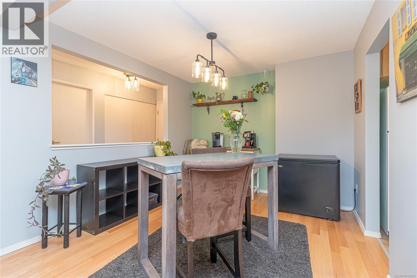 401 924 Cook St, Victoria