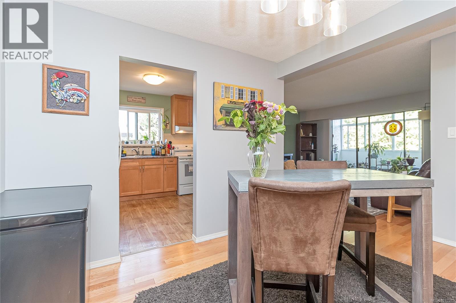401 924 Cook St, Victoria