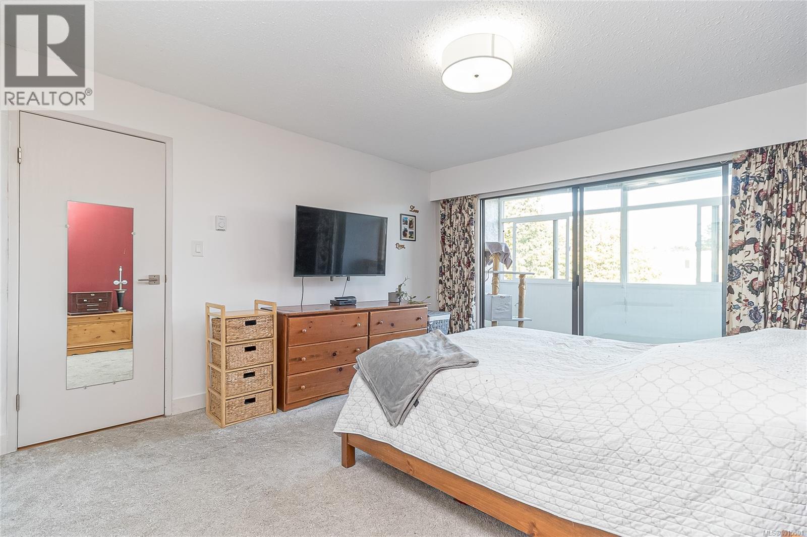 401 924 Cook St, Victoria