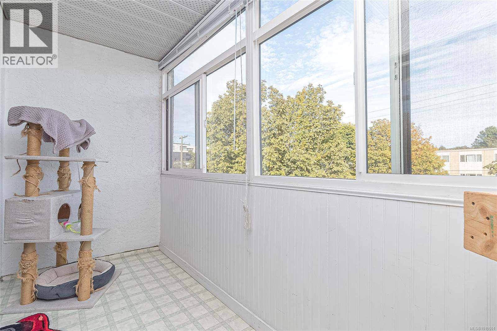 401 924 Cook St, Victoria