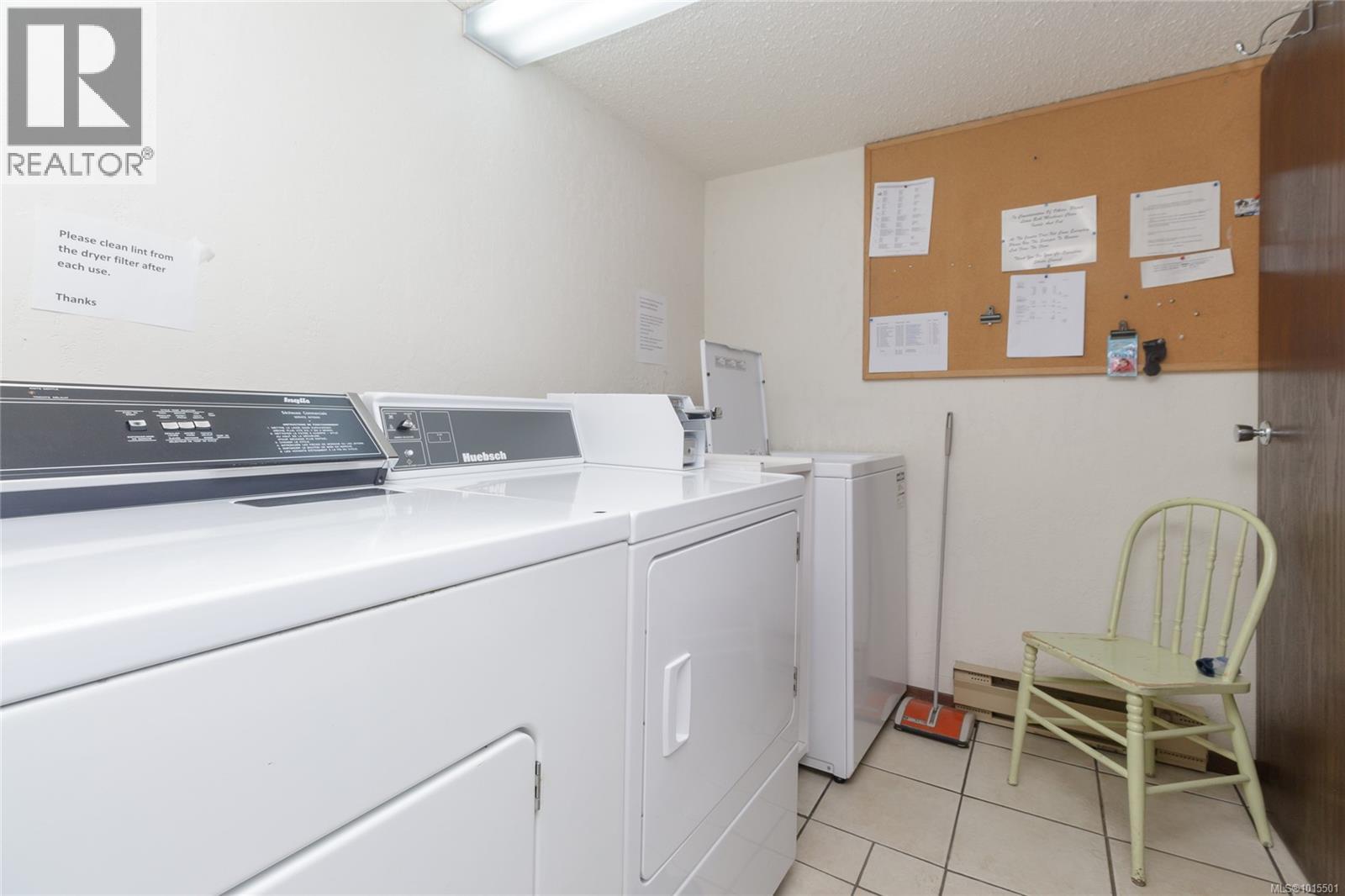 401 924 Cook St, Victoria