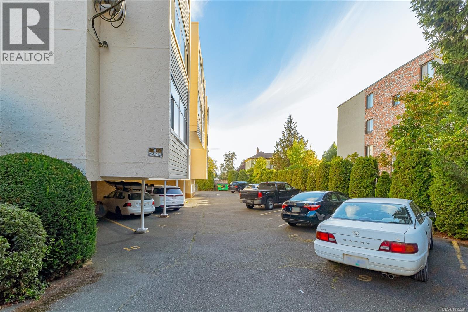 401 924 Cook St, Victoria