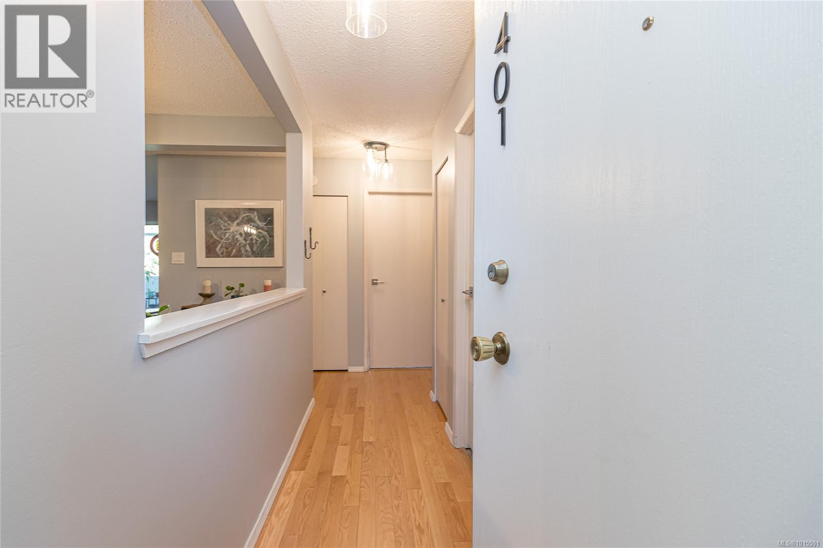 401 924 Cook St, Victoria