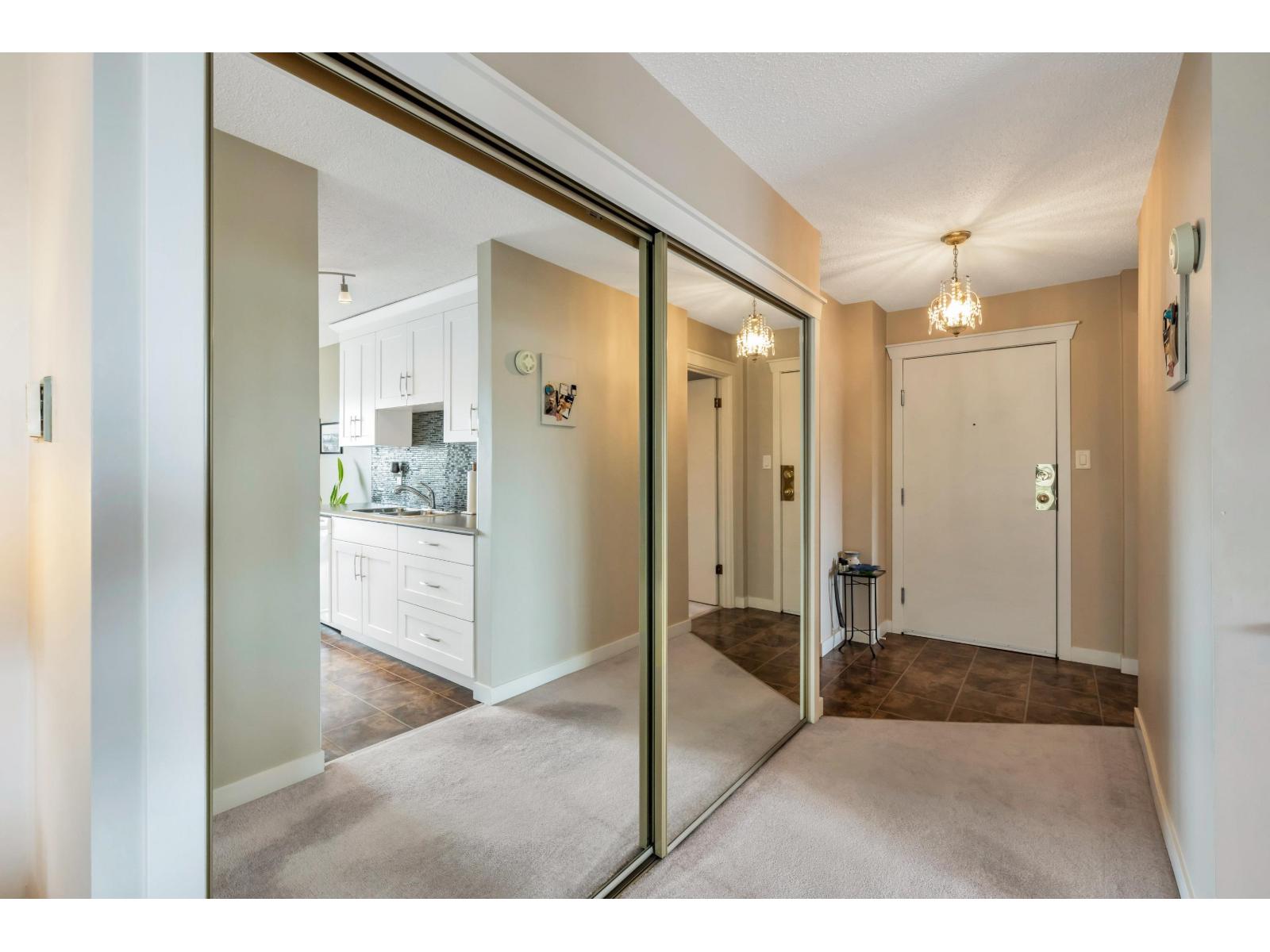 201 15265 ROPER AVENUE, White Rock