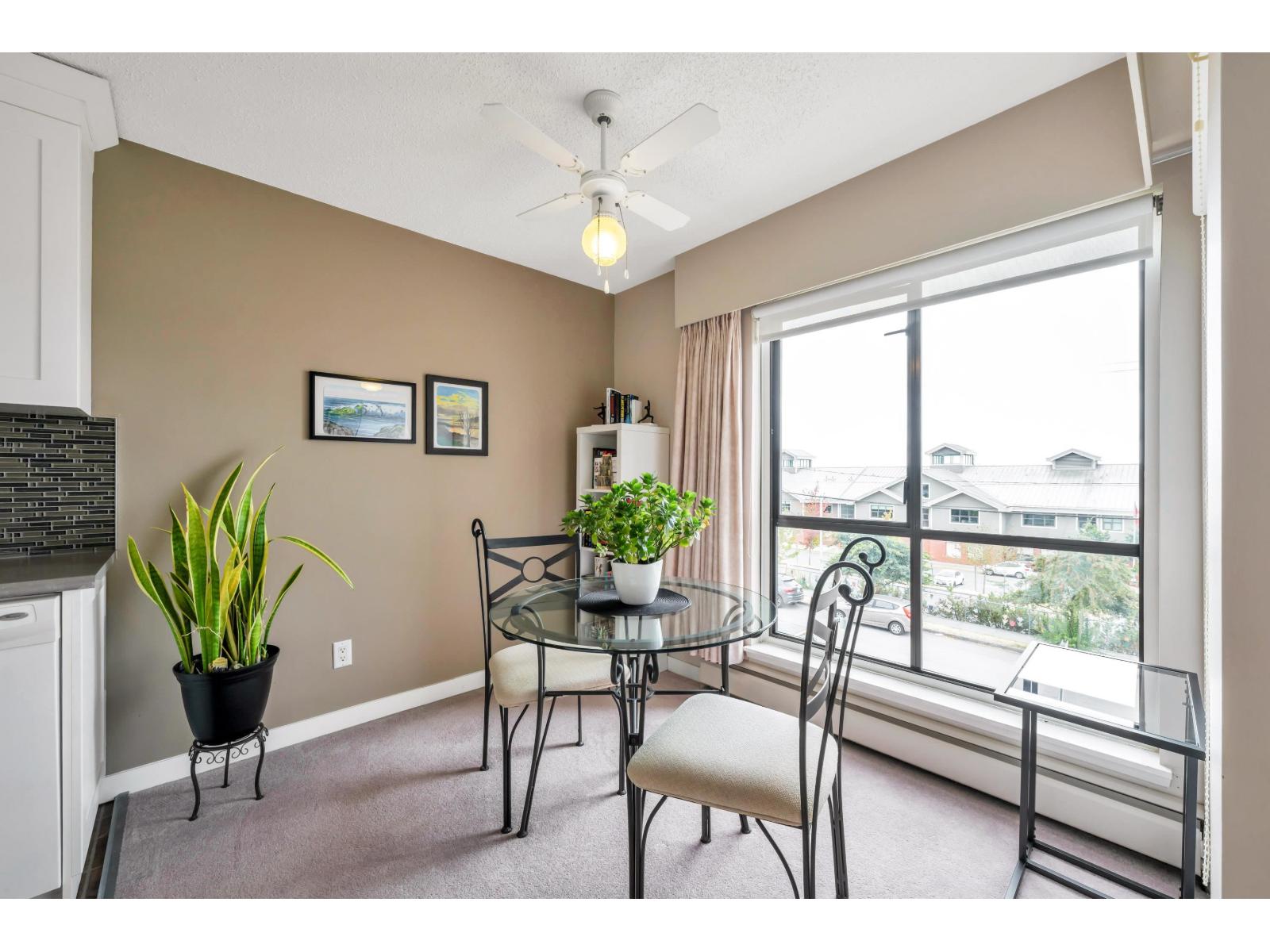 201 15265 ROPER AVENUE, White Rock