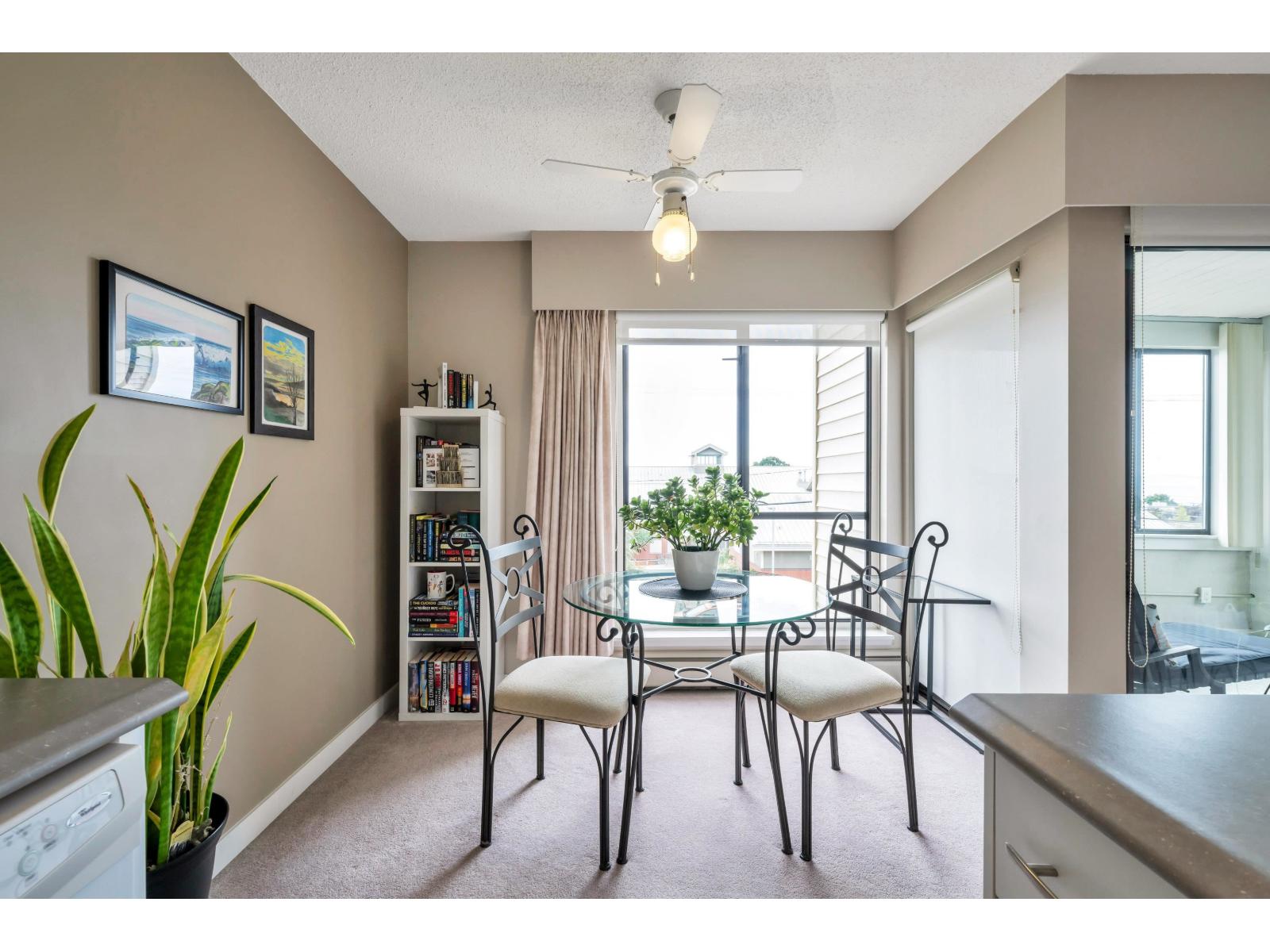 201 15265 ROPER AVENUE, White Rock