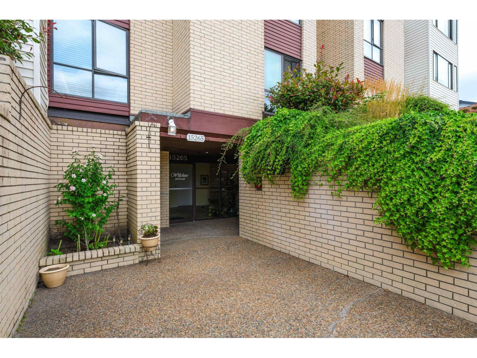201 15265 ROPER AVENUE, White Rock