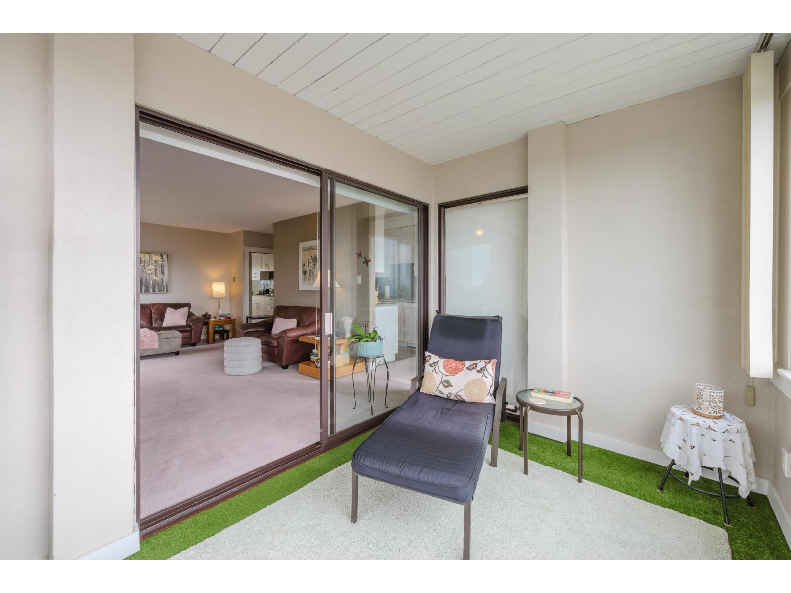 201 15265 ROPER AVENUE, White Rock