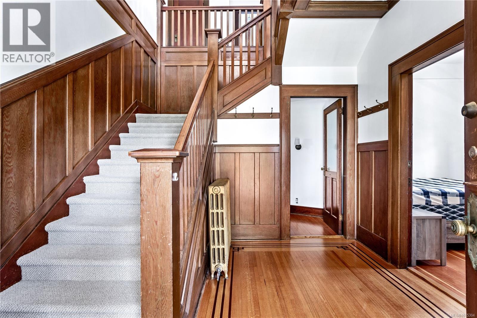  4423 Tyndall Avenue, Saanich