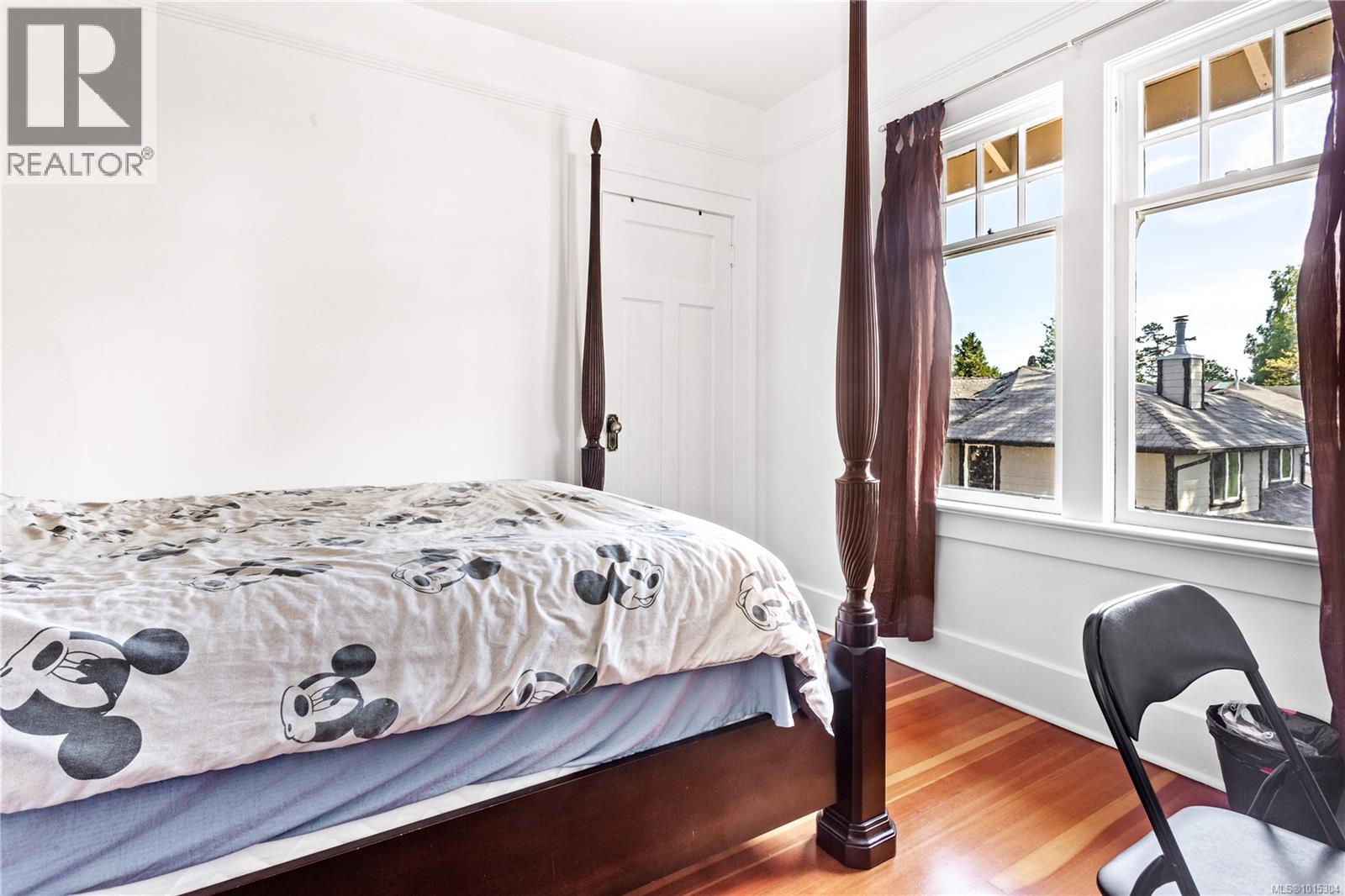  4423 Tyndall Avenue, Saanich