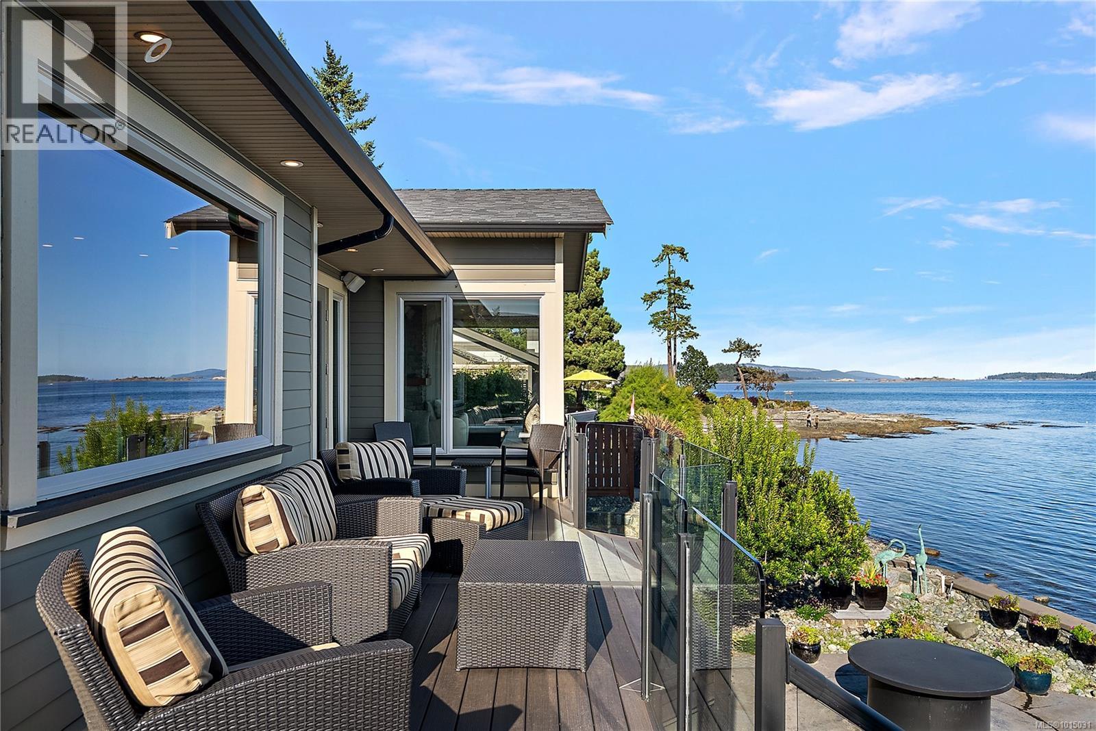  10206 Surfside Place, Sidney