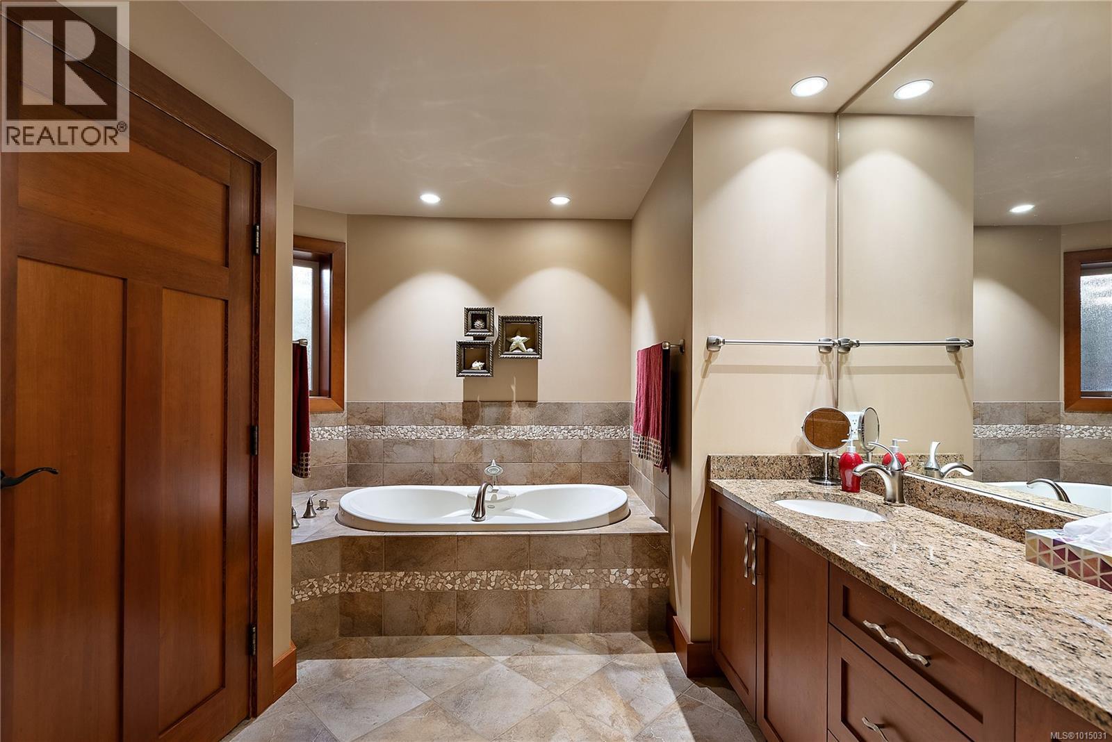 10206 Surfside Place, Sidney