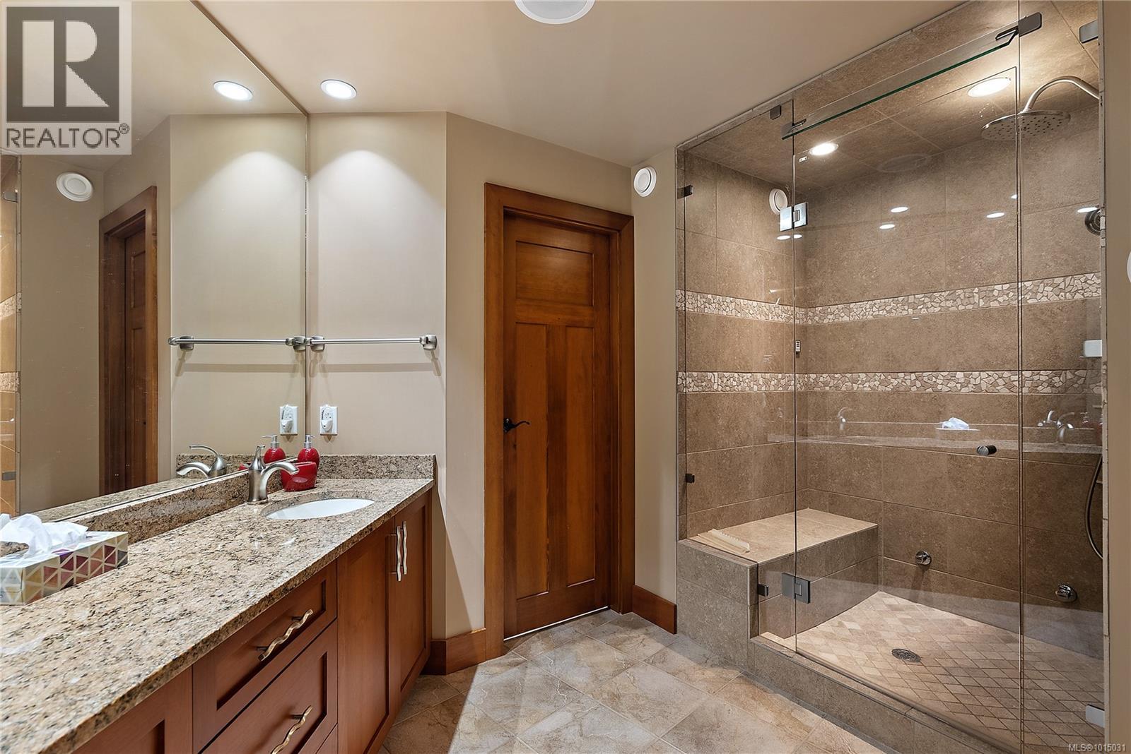  10206 Surfside Place, Sidney