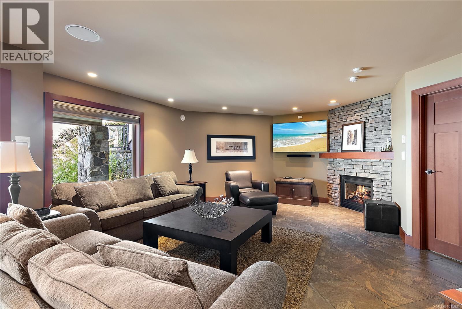  10206 Surfside Place, Sidney