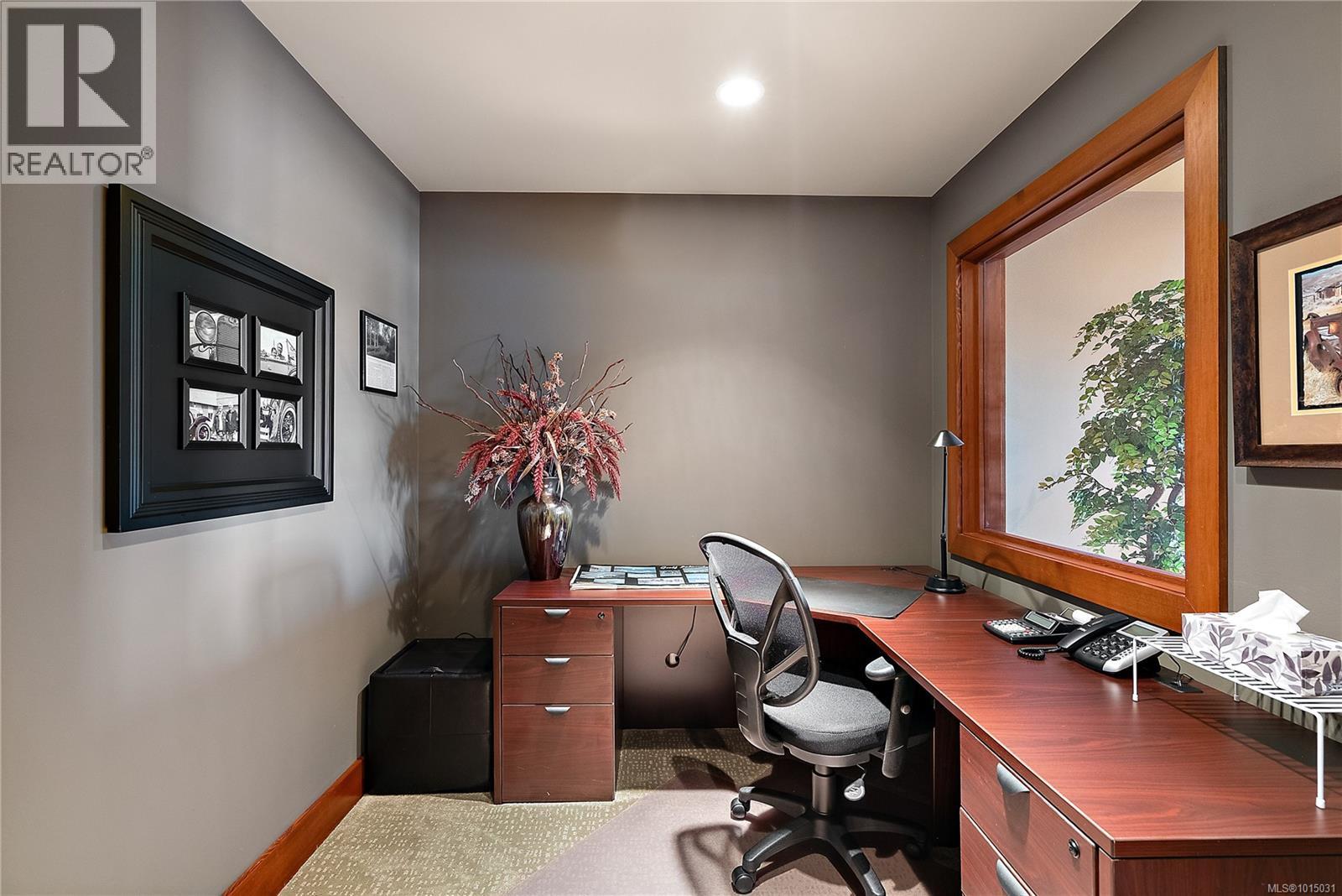  10206 Surfside Place, Sidney