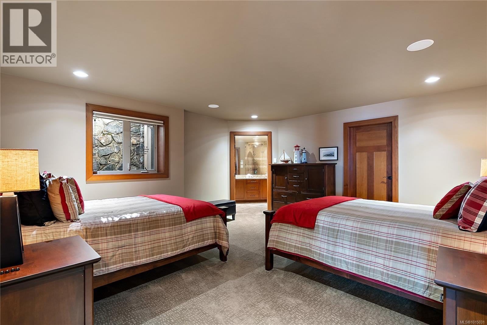  10206 Surfside Place, Sidney