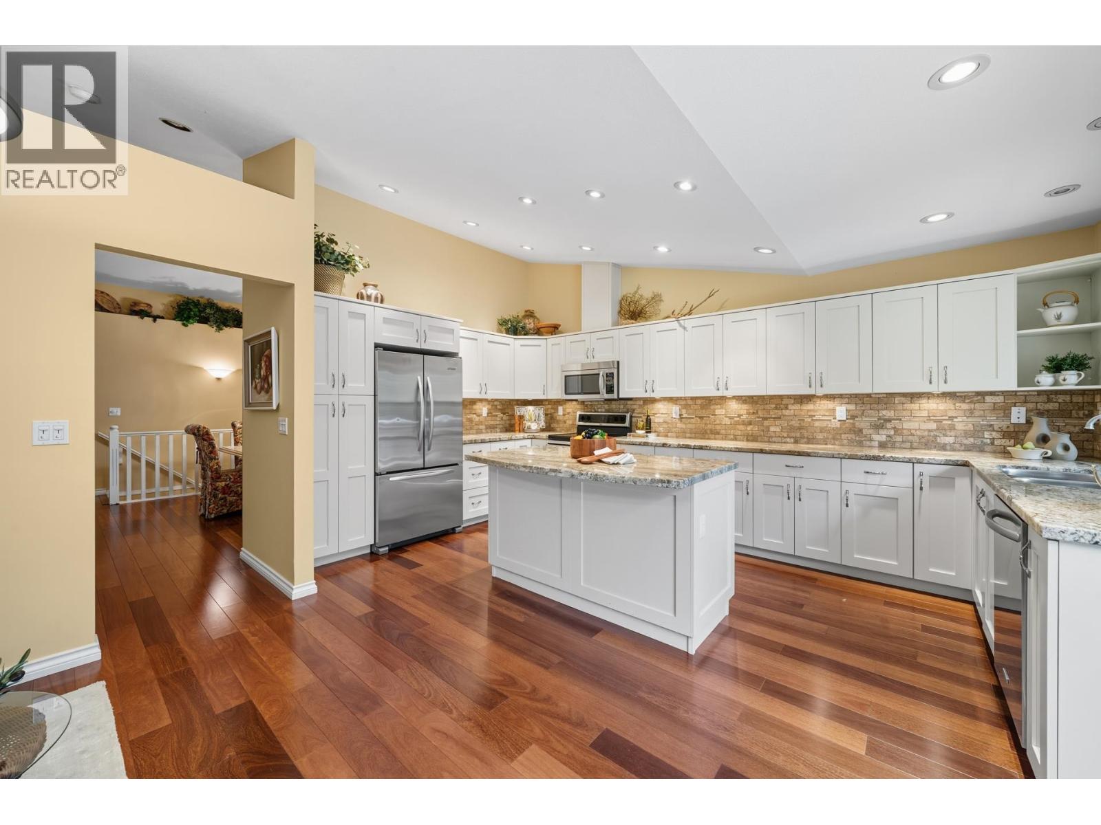 165 101 PARKSIDE DRIVE, Port Moody