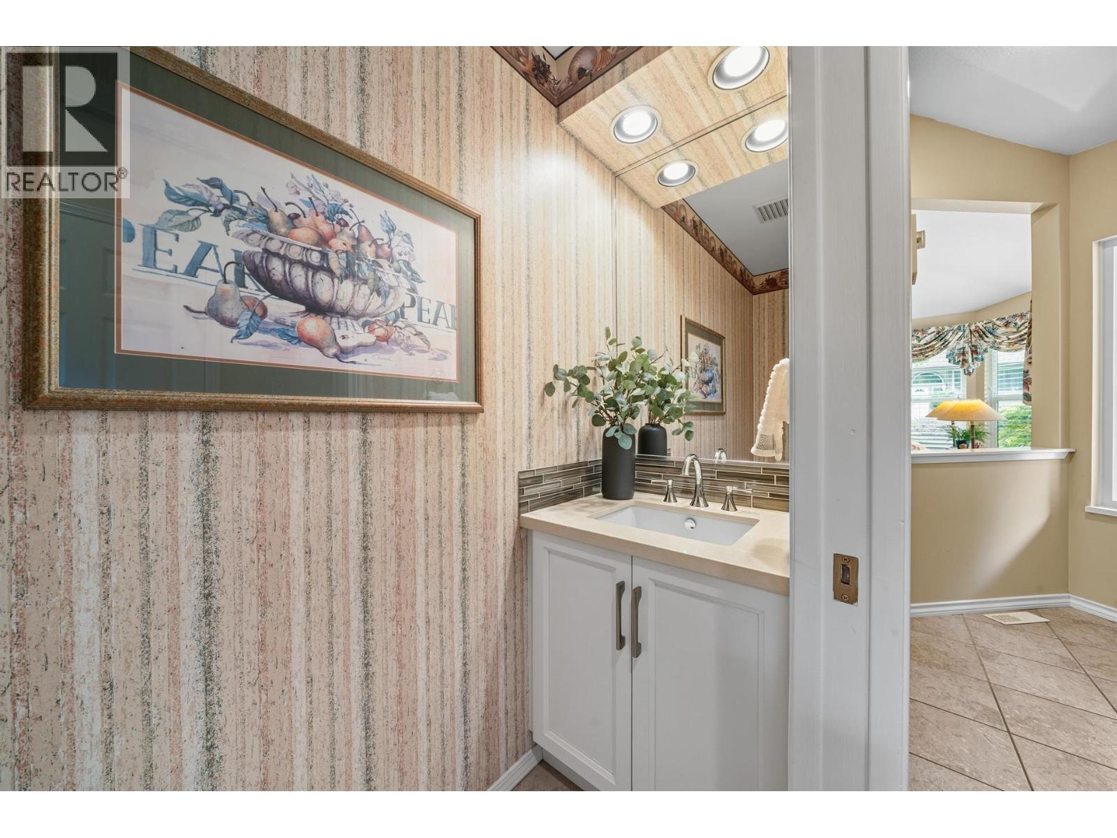 165 101 PARKSIDE DRIVE, Port Moody