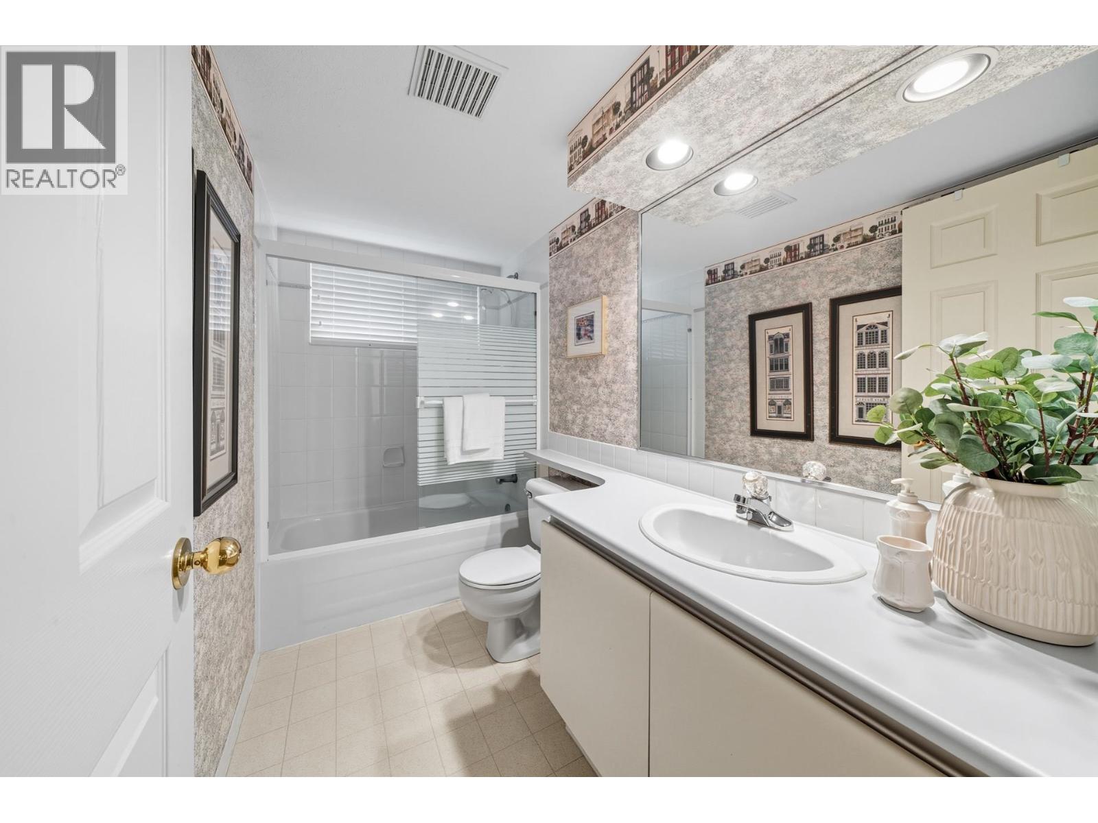 165 101 PARKSIDE DRIVE, Port Moody