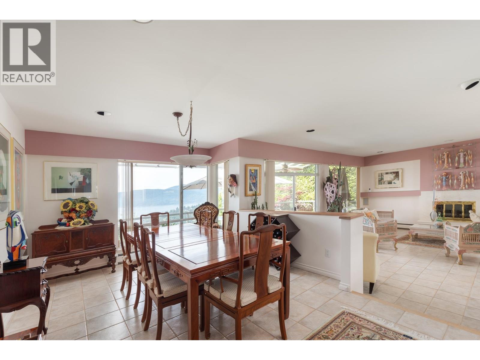 4729 WOODBURN ROAD, West Vancouver