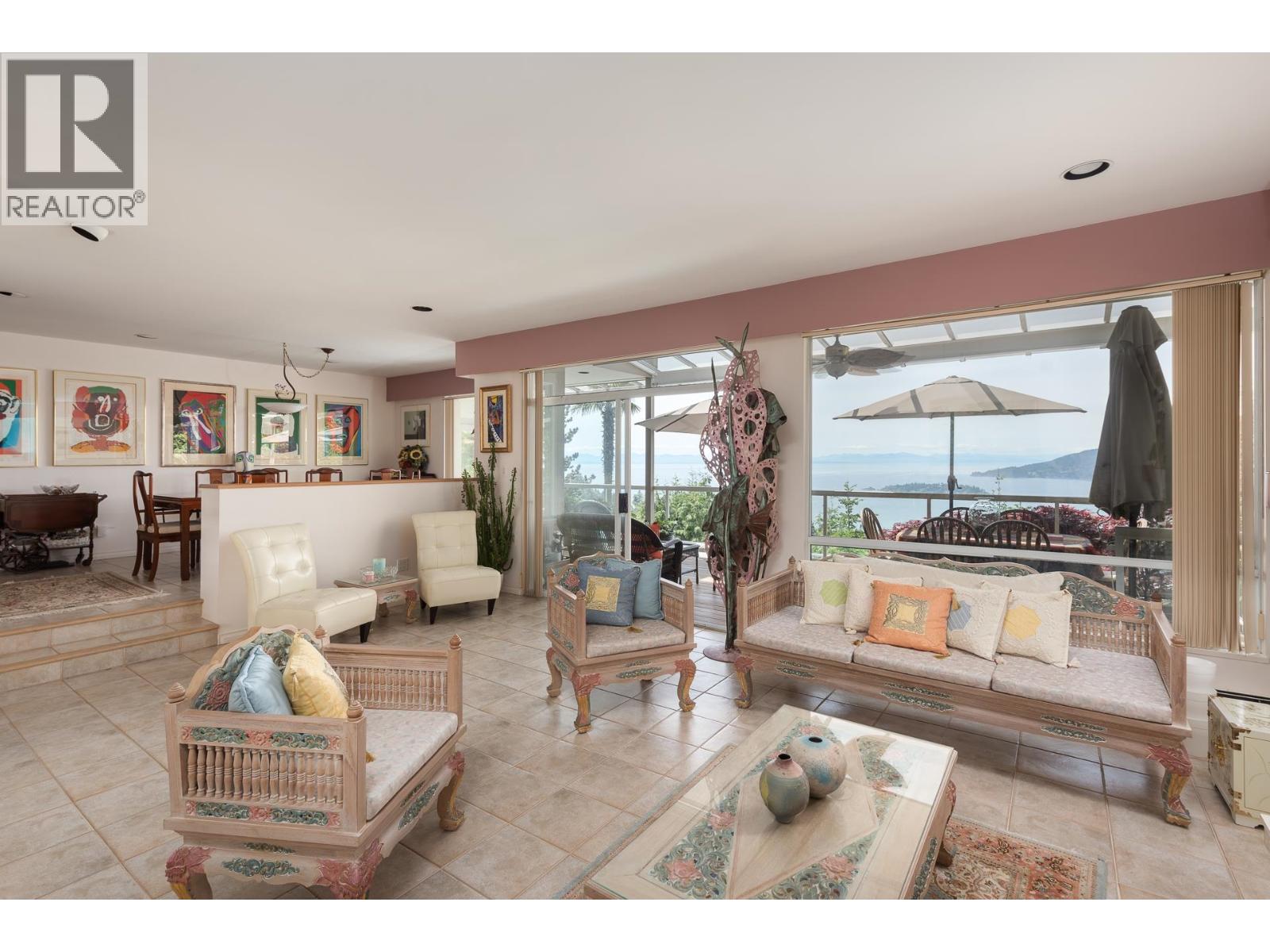 4729 WOODBURN ROAD, West Vancouver