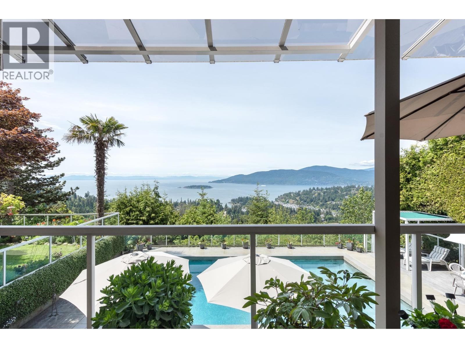 4729 WOODBURN ROAD, West Vancouver