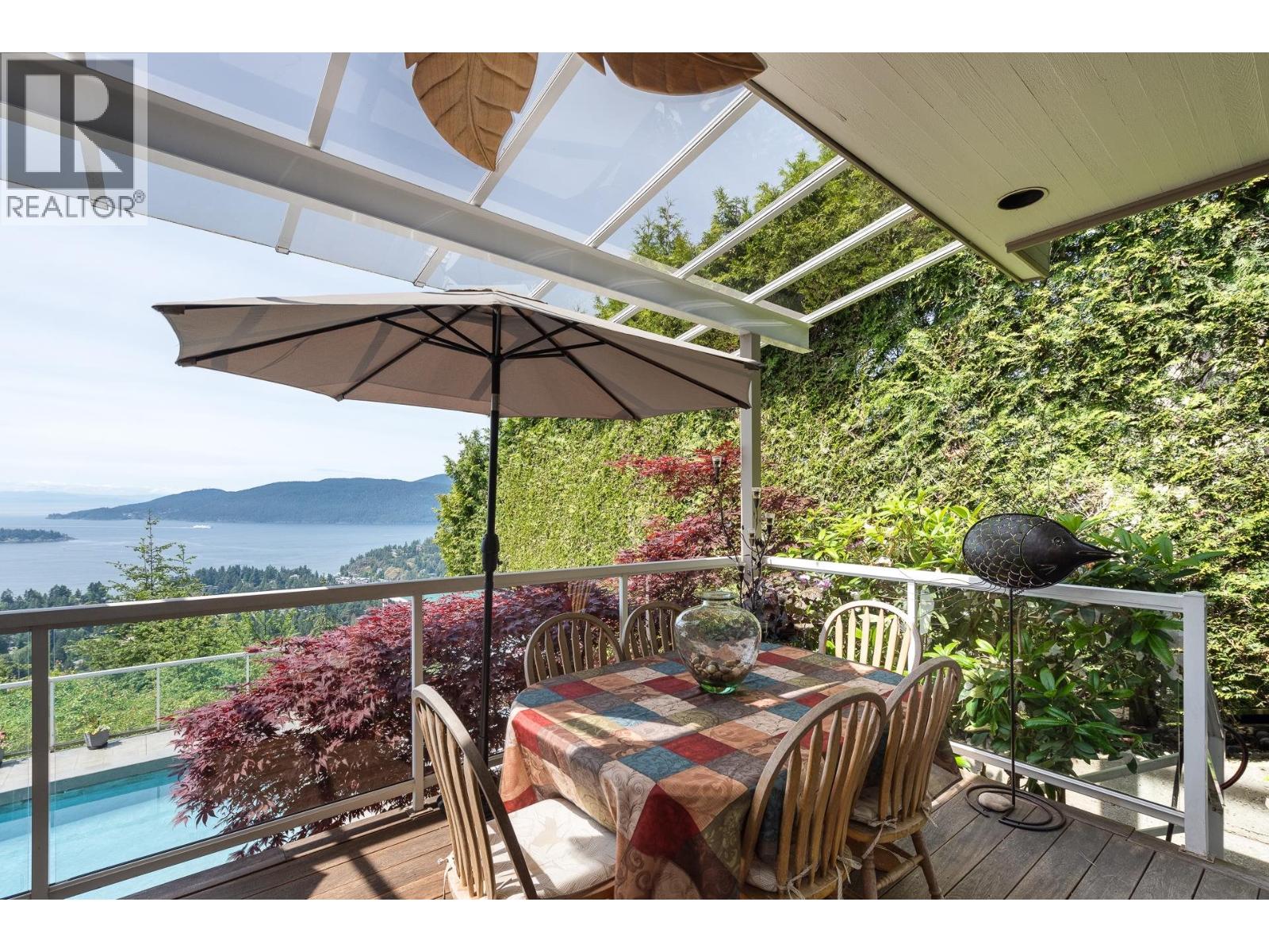 4729 WOODBURN ROAD, West Vancouver