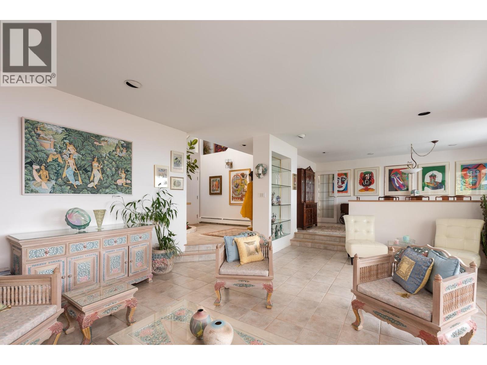 4729 WOODBURN ROAD, West Vancouver