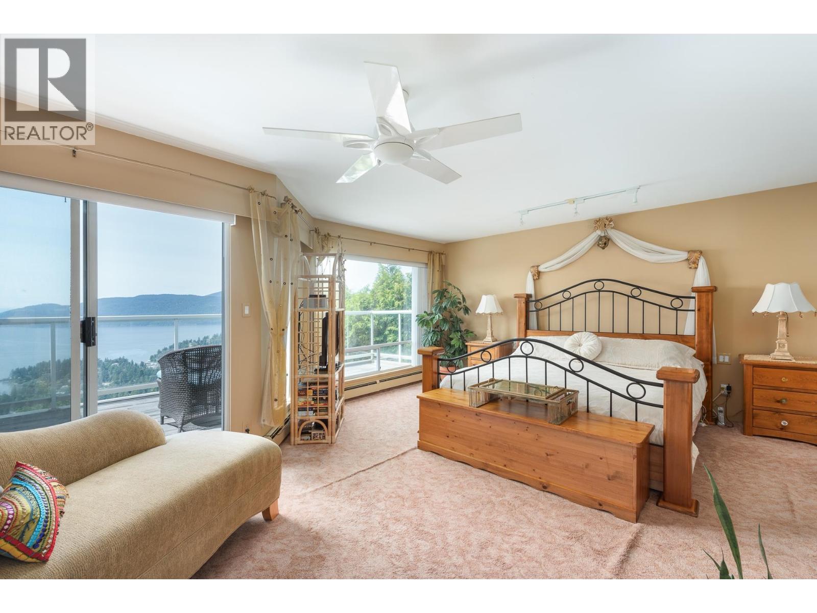 4729 WOODBURN ROAD, West Vancouver