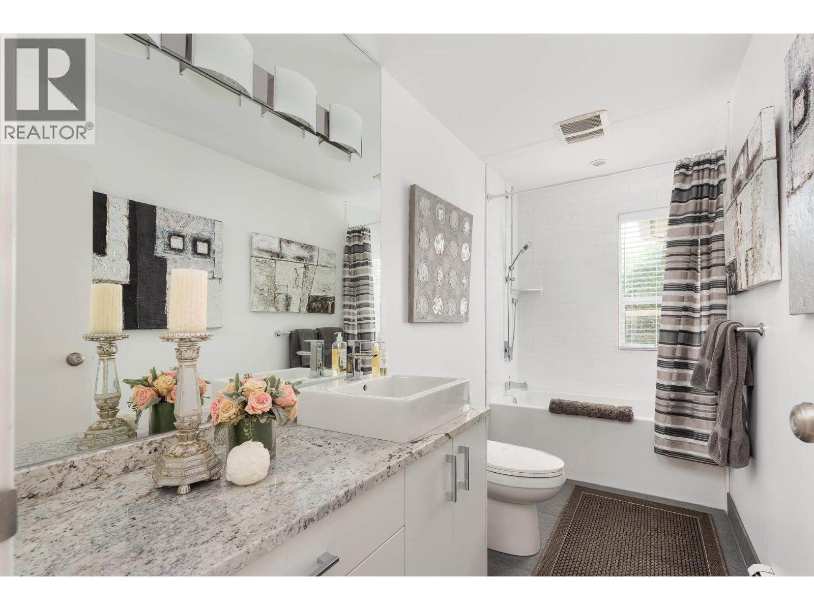 4729 WOODBURN ROAD, West Vancouver