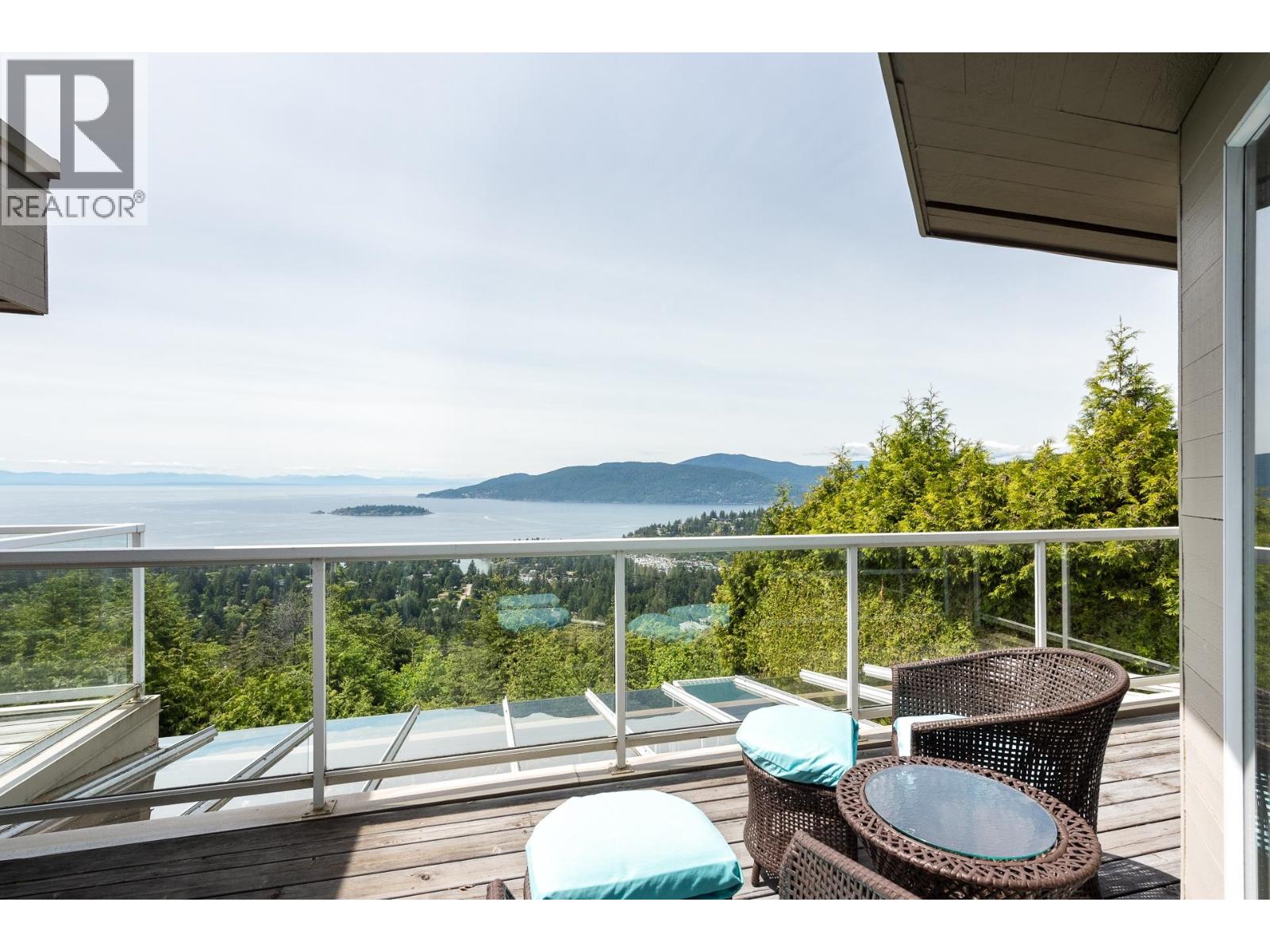 4729 WOODBURN ROAD, West Vancouver