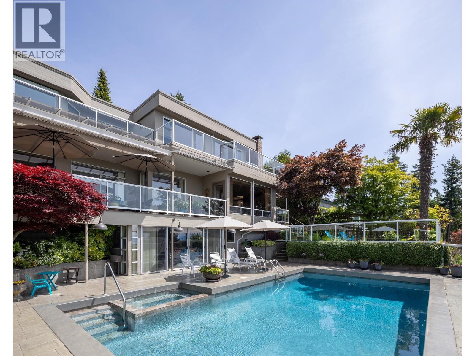 4729 WOODBURN ROAD, West Vancouver