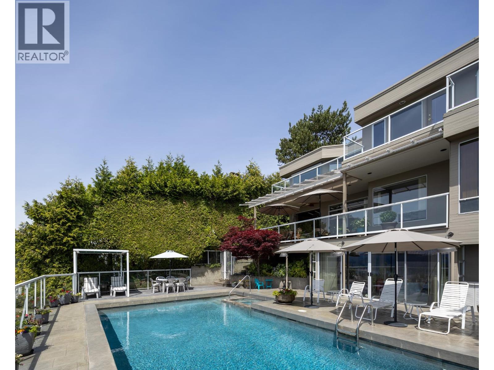 4729 WOODBURN ROAD, West Vancouver