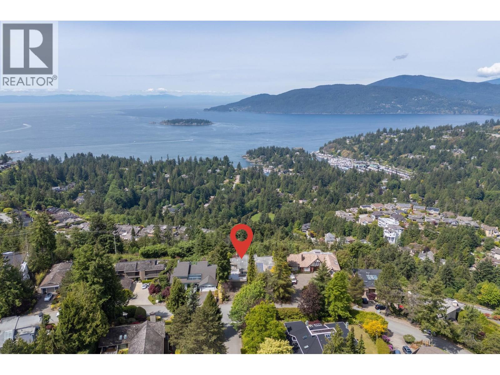 4729 WOODBURN ROAD, West Vancouver