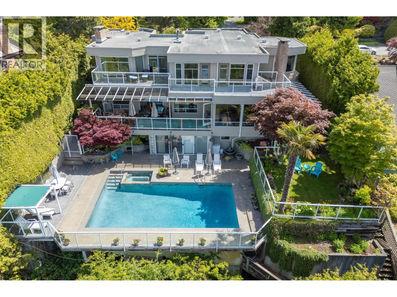 4729 WOODBURN ROAD, West Vancouver