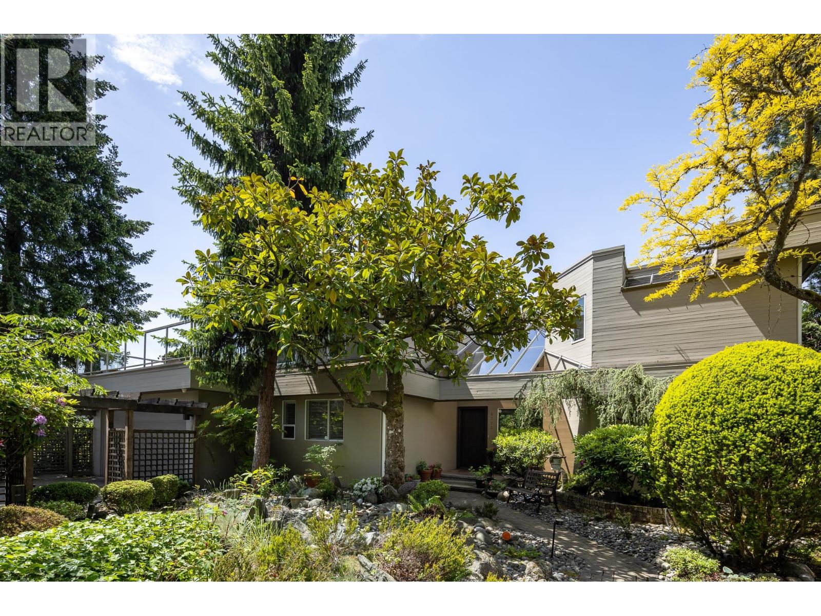 4729 WOODBURN ROAD, West Vancouver