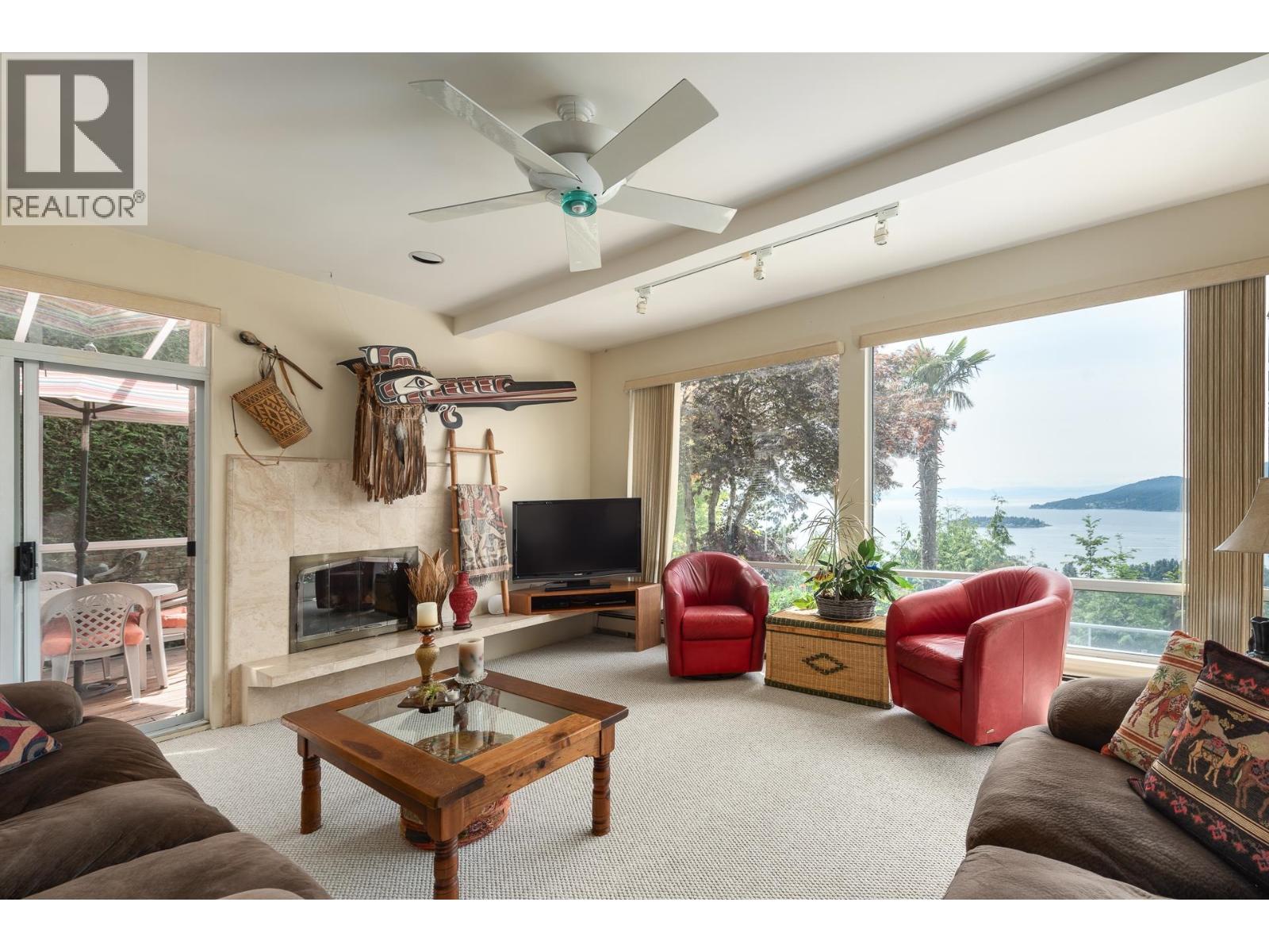 4729 WOODBURN ROAD, West Vancouver