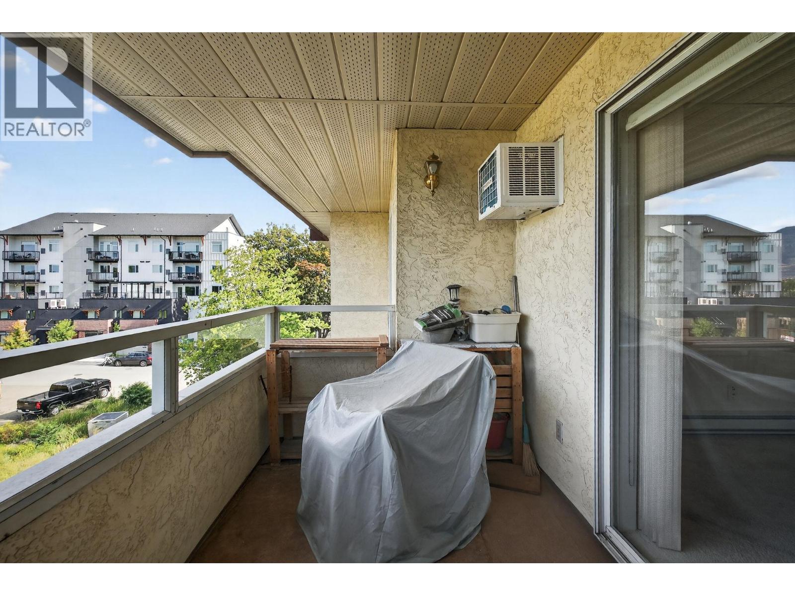 302 1249 Pacific Avenue, Kelowna