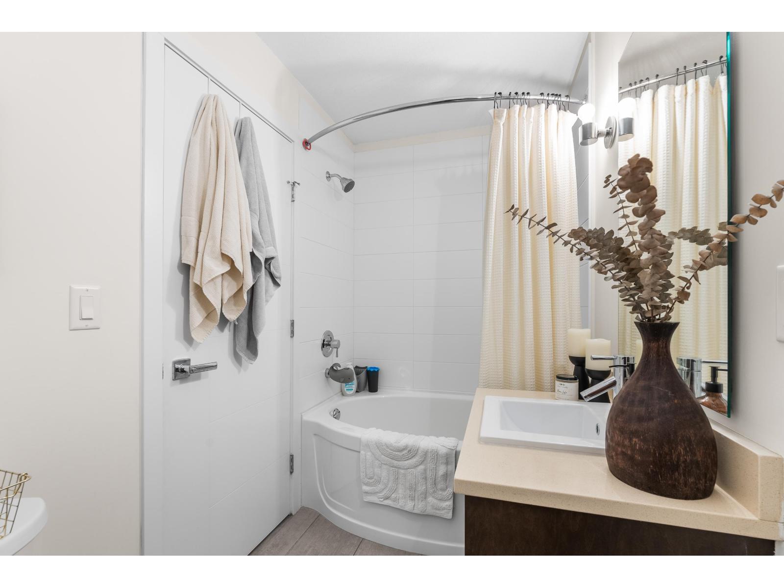 406 2242 WHATCOM ROAD, Abbotsford