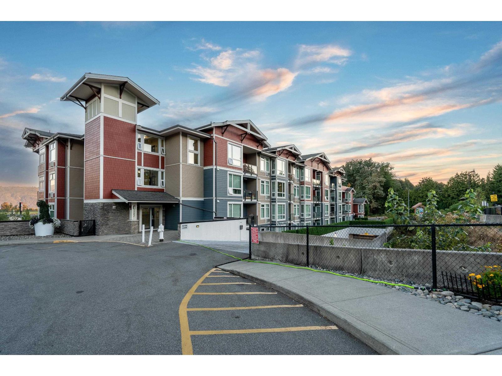 406 2242 WHATCOM ROAD, Abbotsford