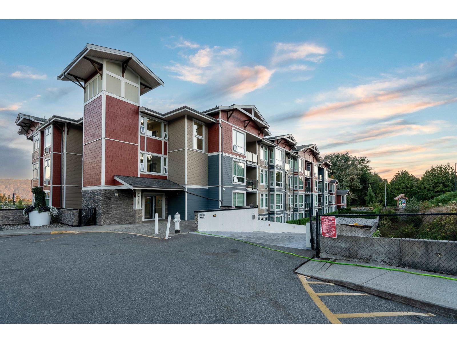 406 2242 WHATCOM ROAD, Abbotsford
