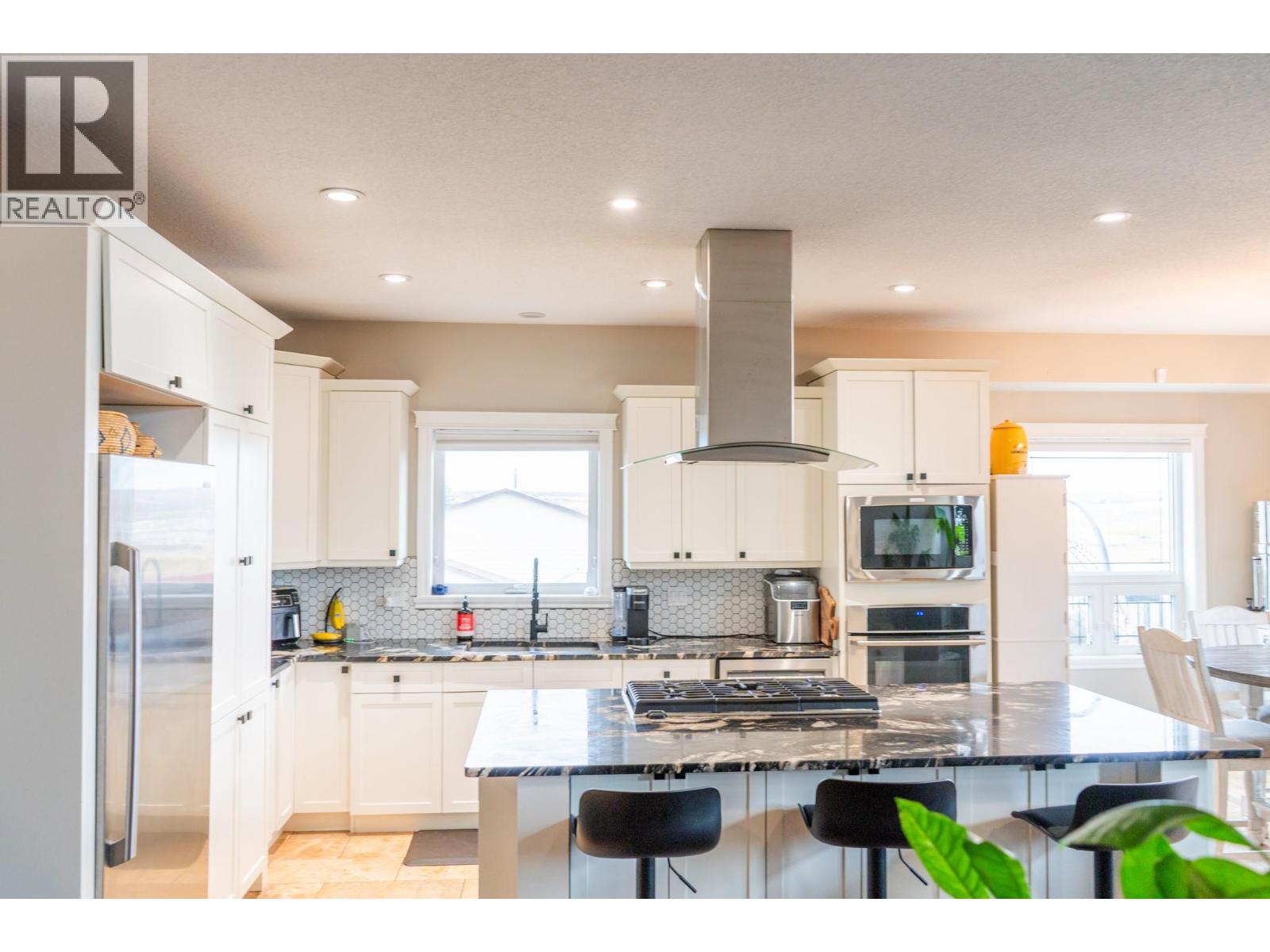 1916/1920 87 Avenue, Dawson Creek