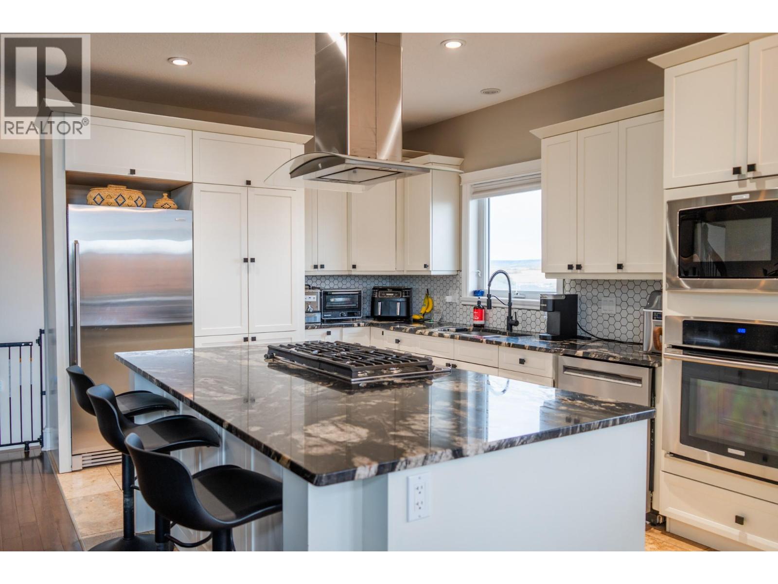 1916/1920 87 Avenue, Dawson Creek