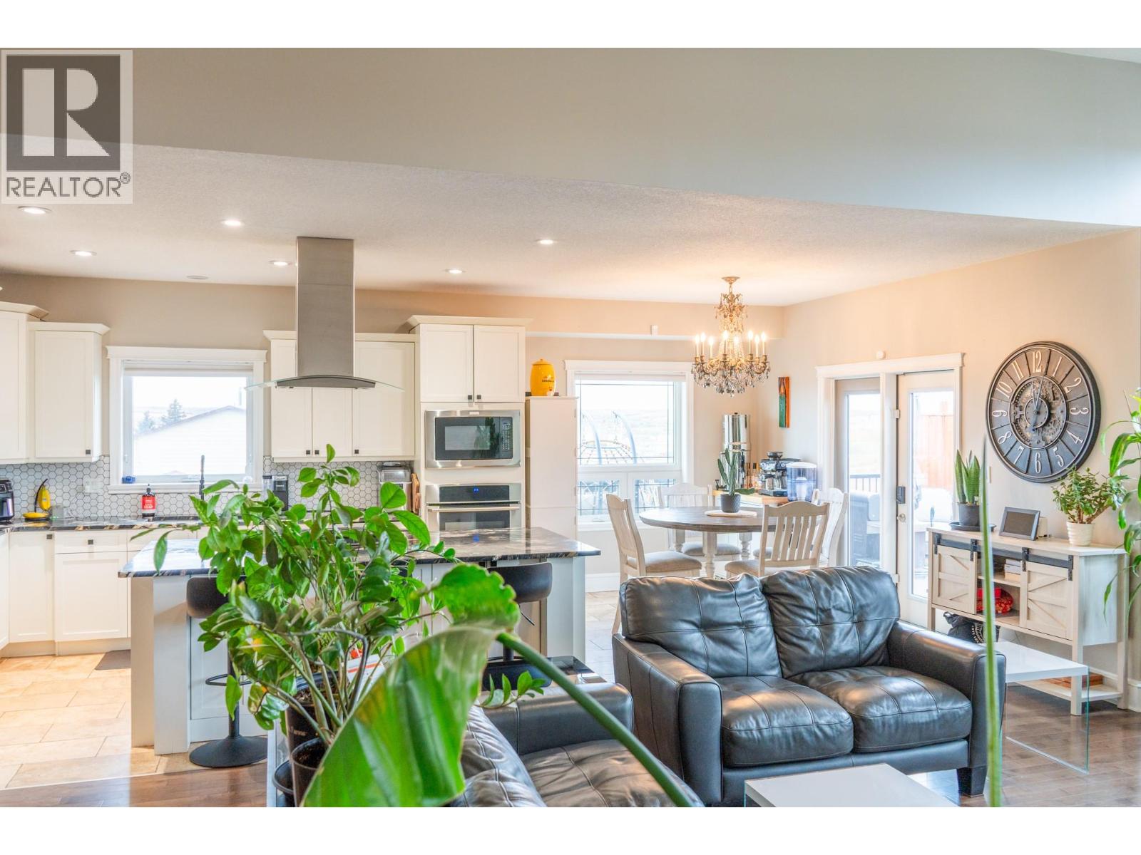 1916/1920 87 Avenue, Dawson Creek