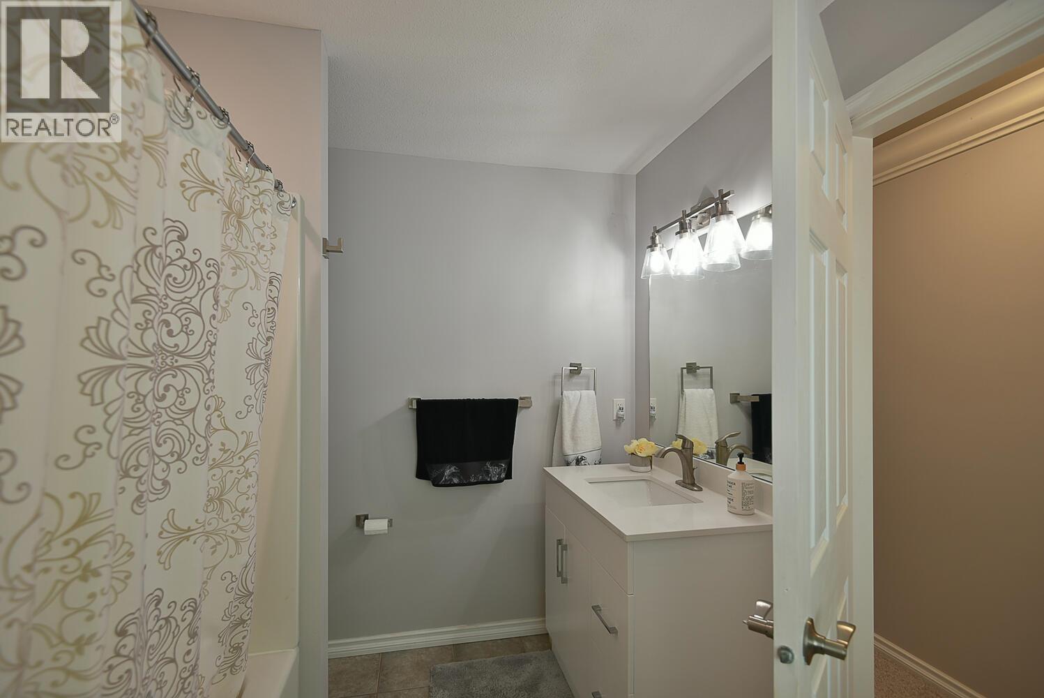 12828 GILDEN ROAD, Madeira Park