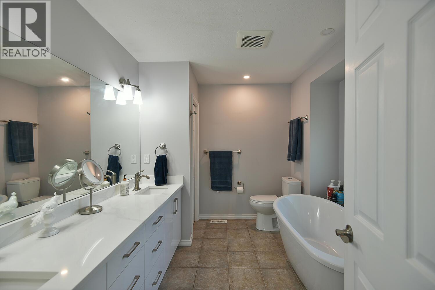 12828 GILDEN ROAD, Madeira Park